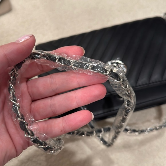 NWT Badgley Mischka  Black Crossbody Bag with round logo - Picture 4 of 10